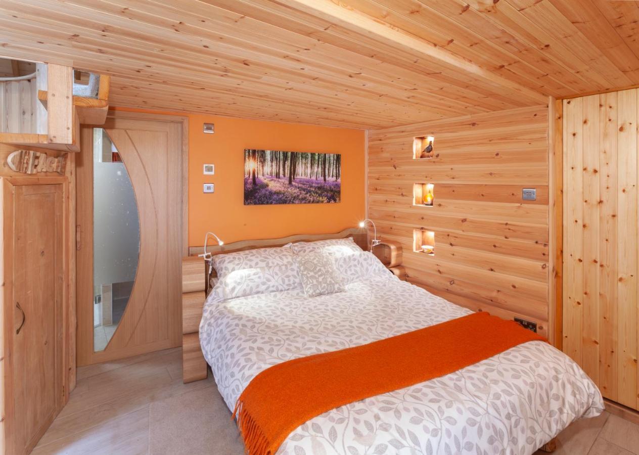 מיינהד Porthole Log Cabin מראה חיצוני תמונה